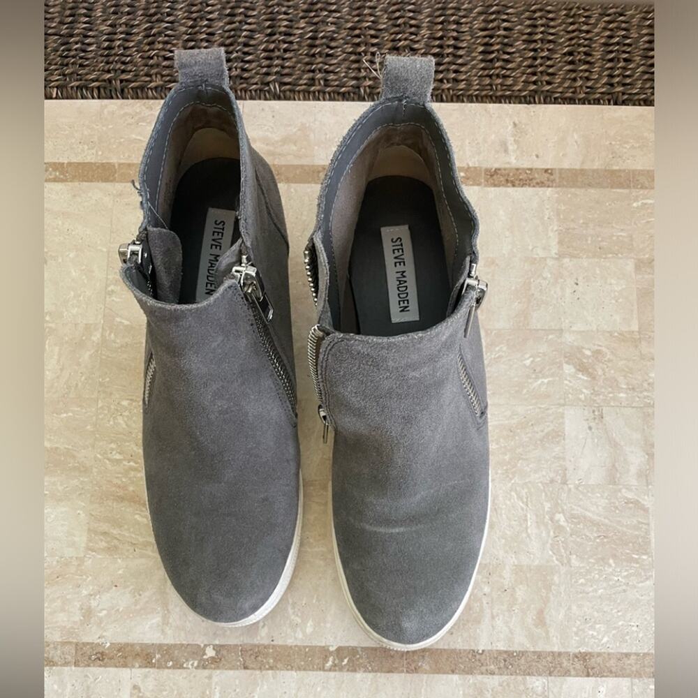 Steve Madden leather wedgie sneaker